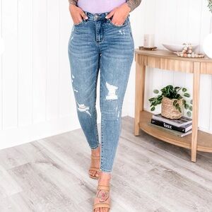 Judy Blue Tummy Control Distressed Skinny Jeans